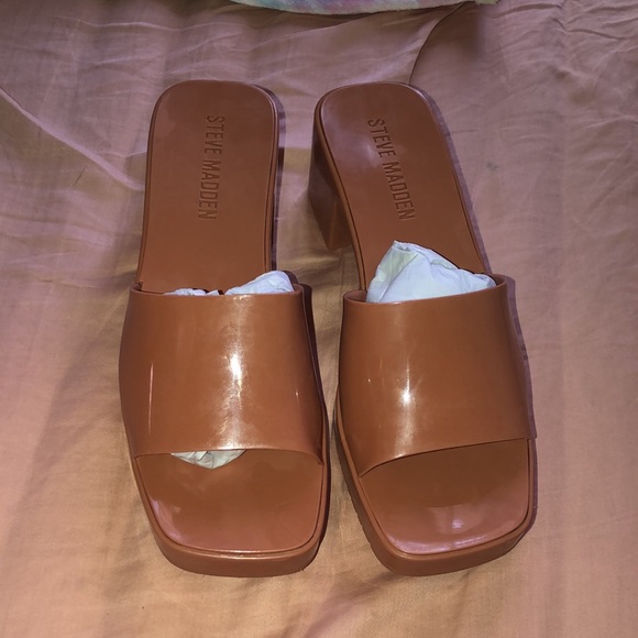 Steve Madden Harlin jelly slides size 7 CAMEL - Picture 3 of 3